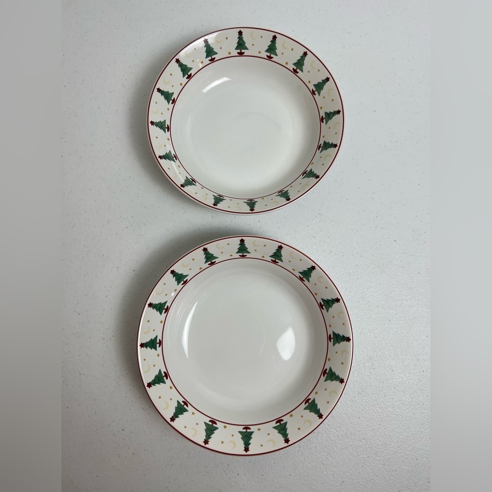Set of 2 Sakura 7.5” Magic Of Santa Debbie Mumm Pasta Soup Bowls Christmas Trees